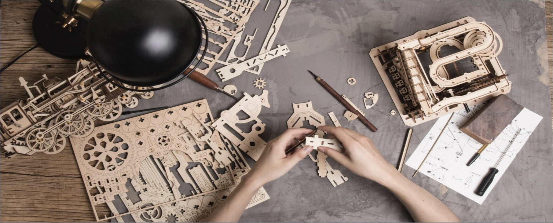 Robotime Puzzle 3D Bois Globe Lumineux pour Adultes Maquette en Boi